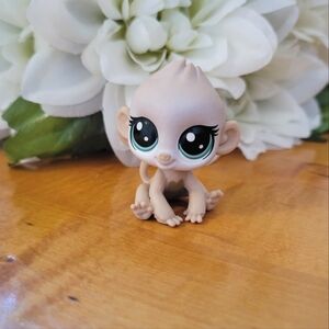 Littlest Pet Shop LPS #1-140 Mimsy Monkeyford Monkey Green Eyes Cream